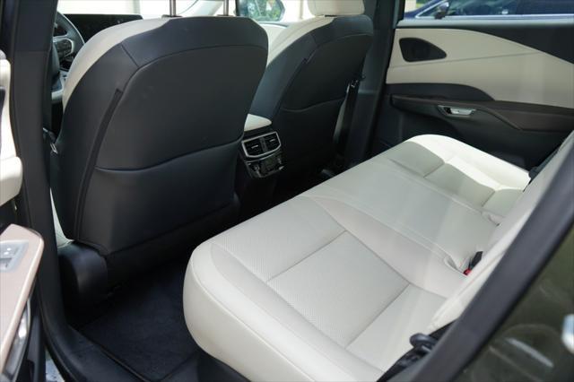 Photo of 2024 Nori Green Pearl Lexus RX 350