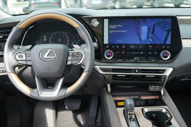 Photo of 2024 Nori Green Pearl Lexus RX 350