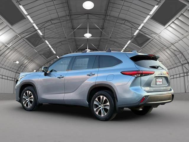 Photo of 2020 Moon Dust Toyota Highlander