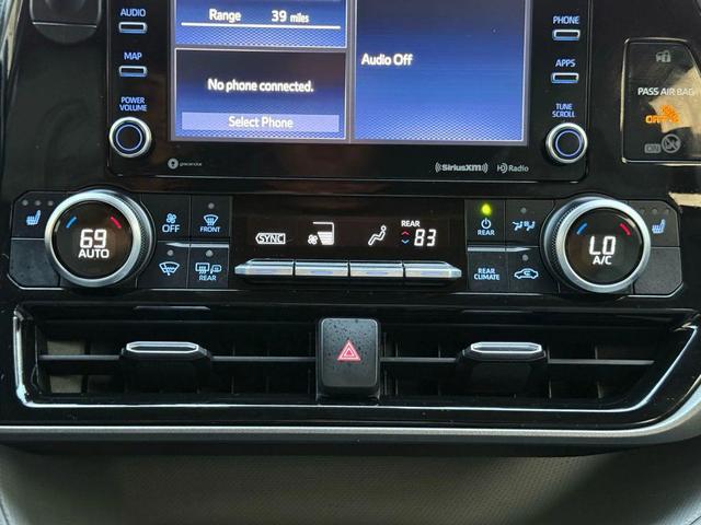 Photo of 2020 Moon Dust Toyota Highlander