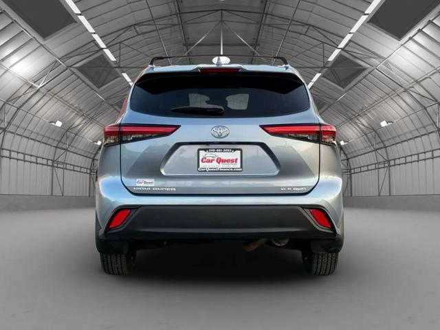 Photo of 2020 Moon Dust Toyota Highlander