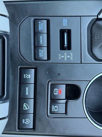 Photo of 2020 Moon Dust Toyota Highlander