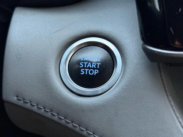 Photo of 2020 Moon Dust Toyota Highlander