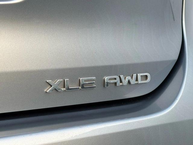 Photo of 2020 Moon Dust Toyota Highlander