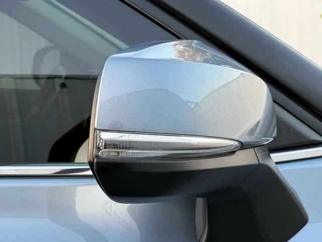 Photo of 2020 Moon Dust Toyota Highlander