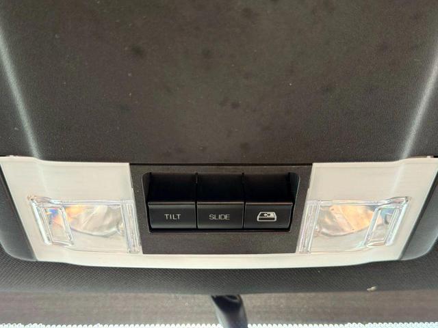 Photo of 2014 White Platinum Metallic Tri-Coat Ford F-150