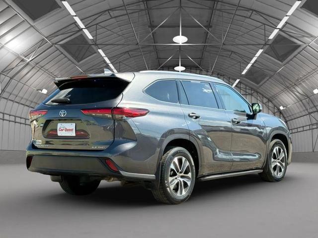 Photo of 2021 Magnetic Gray Metallic Toyota Highlander