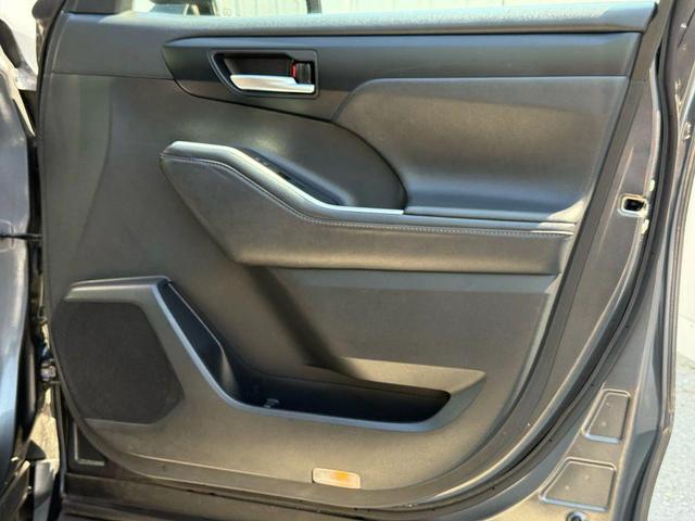Photo of 2021 Magnetic Gray Metallic Toyota Highlander