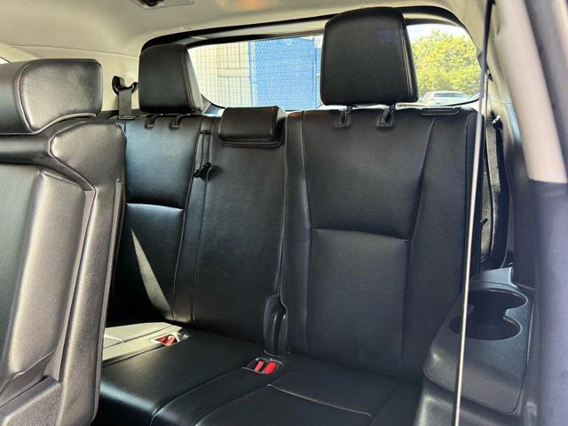 Photo of 2021 Magnetic Gray Metallic Toyota Highlander
