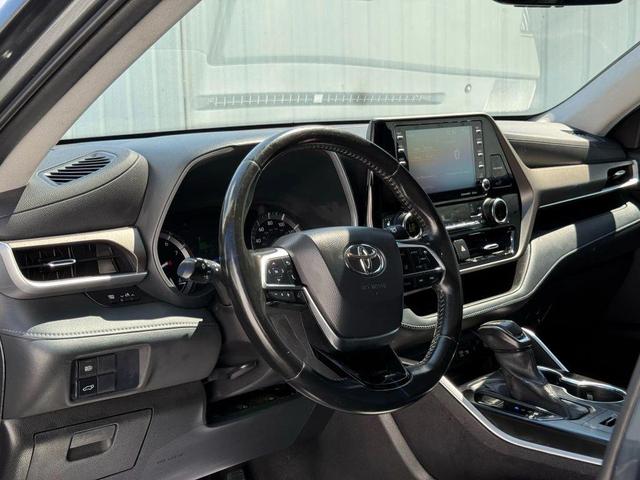 Photo of 2021 Magnetic Gray Metallic Toyota Highlander