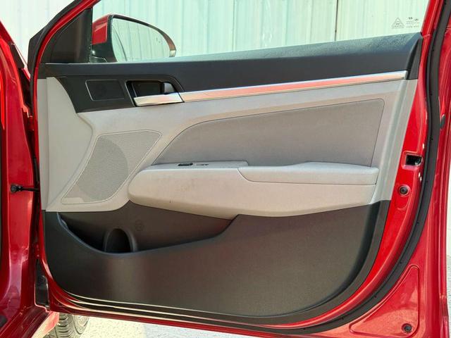 Photo of 2020 Scarlet Red Pearl Hyundai ELANTRA