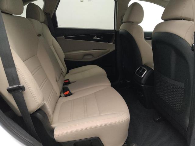 Photo of 2019 Snow White Pearl Kia Sorento