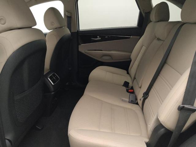 Photo of 2019 Snow White Pearl Kia Sorento