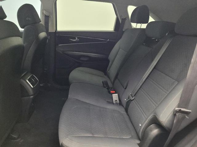 Photo of 2017 Sparkling Silver Kia Sorento