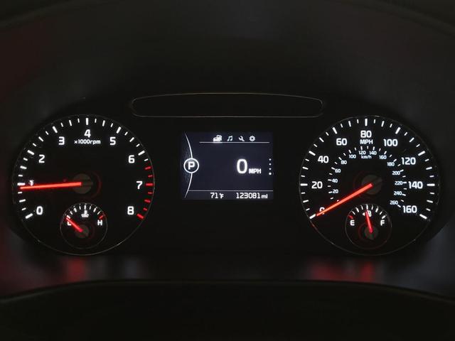 Photo of 2017 Sparkling Silver Kia Sorento