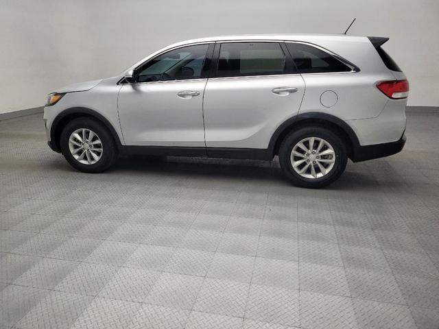 Photo of 2017 Sparkling Silver Kia Sorento