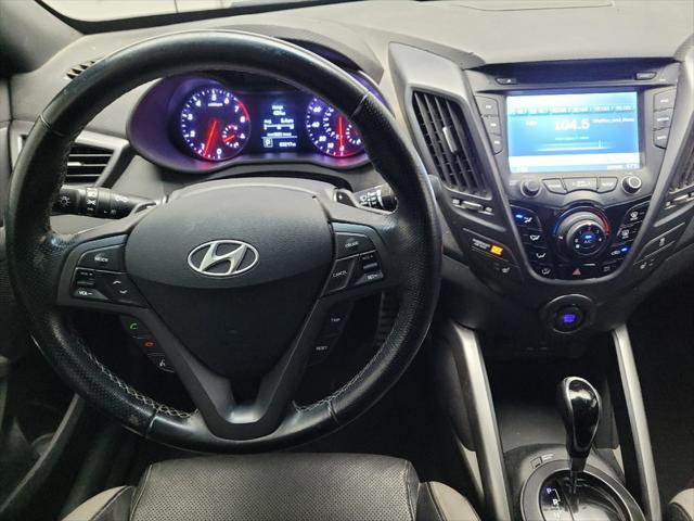 Photo of 2016 Elite White Hyundai Veloster