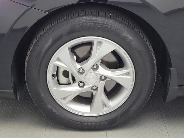 Photo of 2023 Onyx Black Hyundai ELANTRA