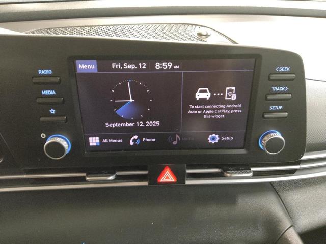 Photo of 2023 Onyx Black Hyundai ELANTRA