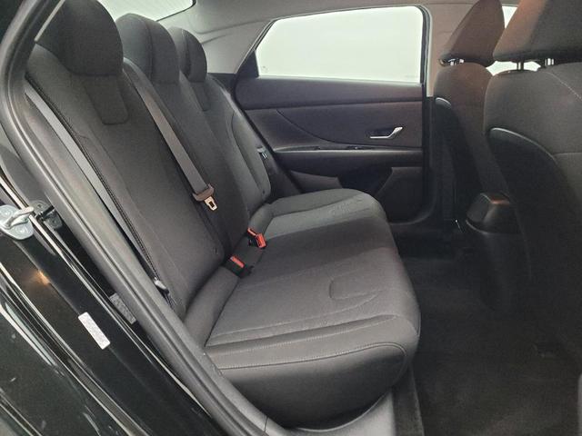 Photo of 2023 Onyx Black Hyundai ELANTRA