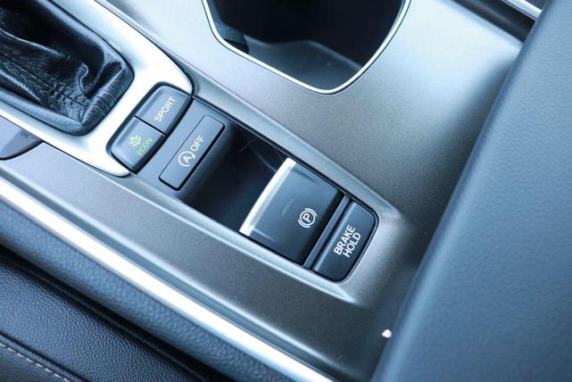 Photo of 2022 Platinum White Honda Accord