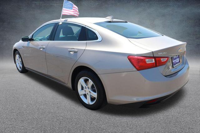 Photo of 2023 Mineral Gray Metallic Chevrolet Malibu