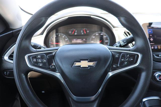 Photo of 2023 Mineral Gray Metallic Chevrolet Malibu