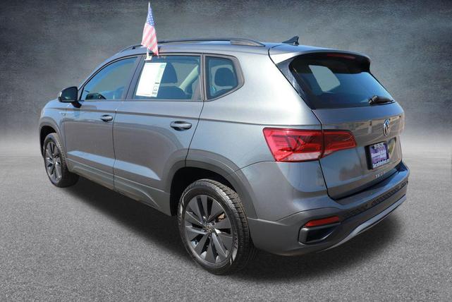 Photo of 2024 Platinum Gray Metallic Volkswagen Taos