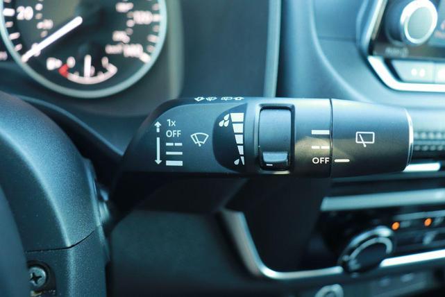 Photo of 2023 Glacier White Nissan Rogue