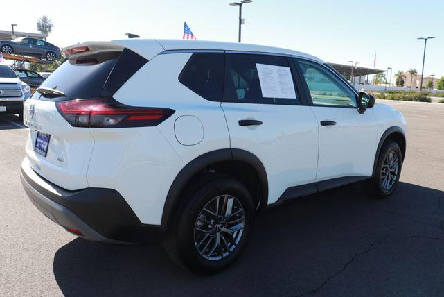 Photo of 2023 Glacier White Nissan Rogue