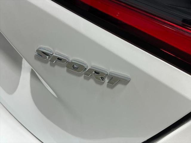 Photo of 2025 Platinum White Honda Civic
