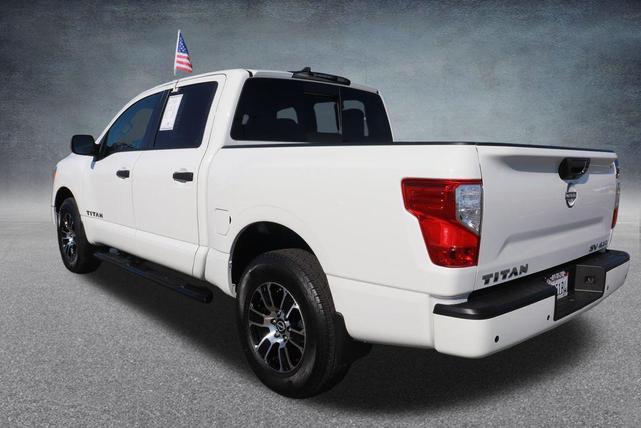Photo of 2024 Glacier White Nissan Titan