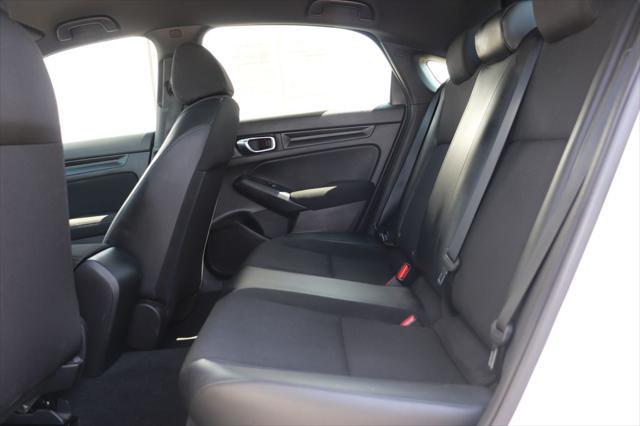 Photo of 2022 Platinum White Pearl Honda Civic