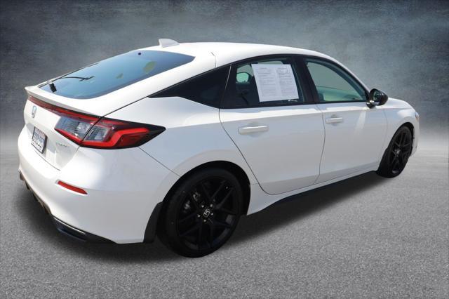 Photo of 2022 Platinum White Pearl Honda Civic