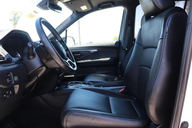 Photo of 2022 Platinum White Pearl Honda Passport