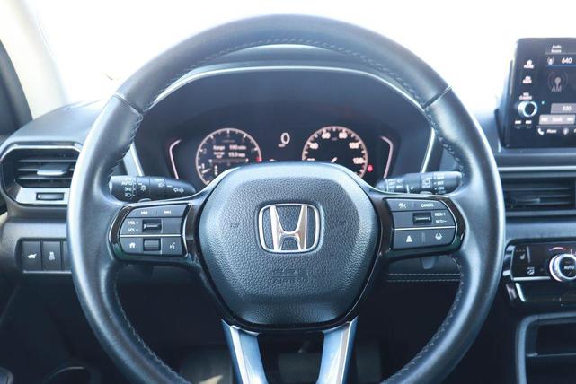 Photo of 2025 Platinum White Pearl Honda Pilot