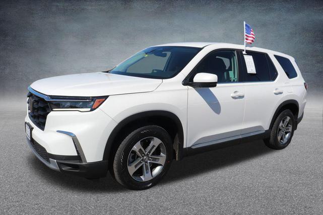 Photo of 2025 Platinum White Pearl Honda Pilot