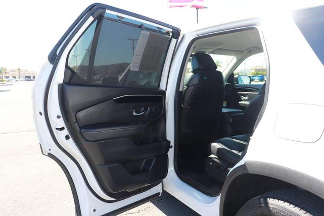 Photo of 2025 Platinum White Pearl Honda Pilot