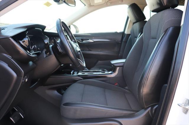 Photo of 2023 White Frost Tricoat Buick Envision