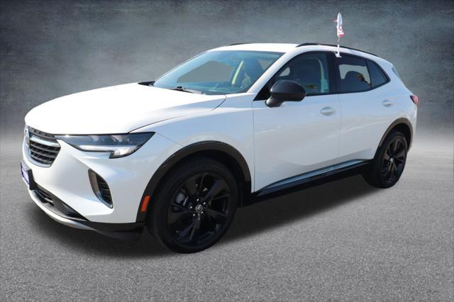 Photo of 2023 White Frost Tricoat Buick Envision