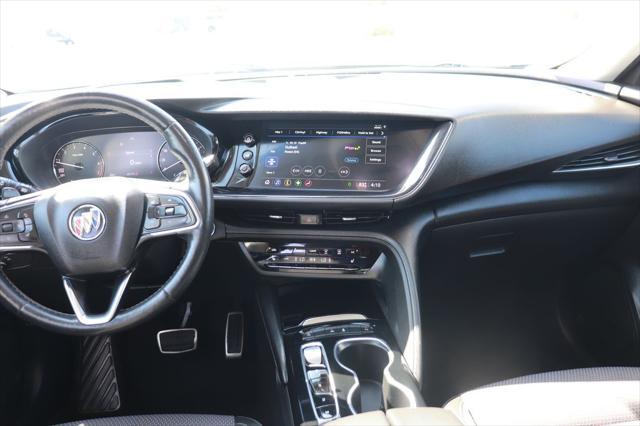 Photo of 2023 White Frost Tricoat Buick Envision