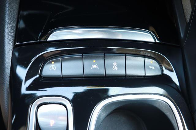 Photo of 2023 White Frost Tricoat Buick Envision