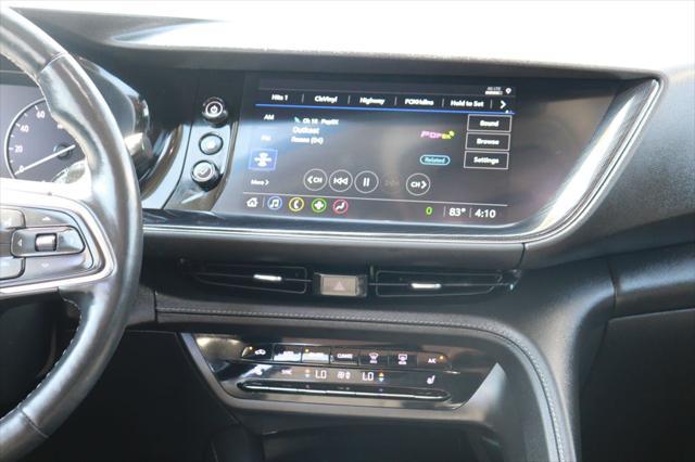 Photo of 2023 White Frost Tricoat Buick Envision