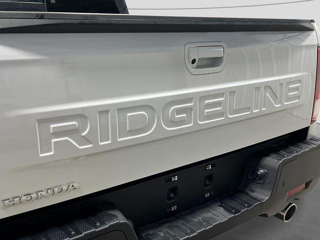 Photo of 2025 Platinum White Honda Ridgeline