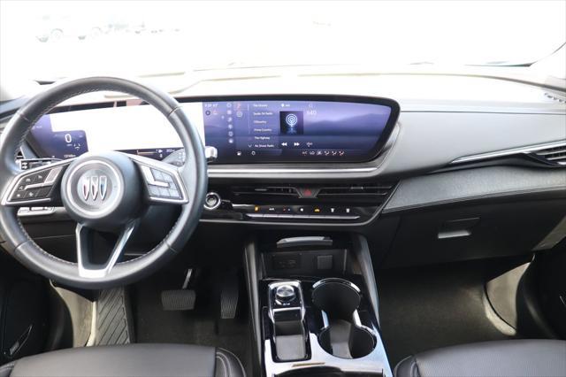 Photo of 2024 Summit White Buick Envision