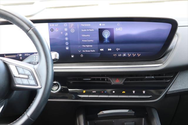 Photo of 2024 Summit White Buick Envision