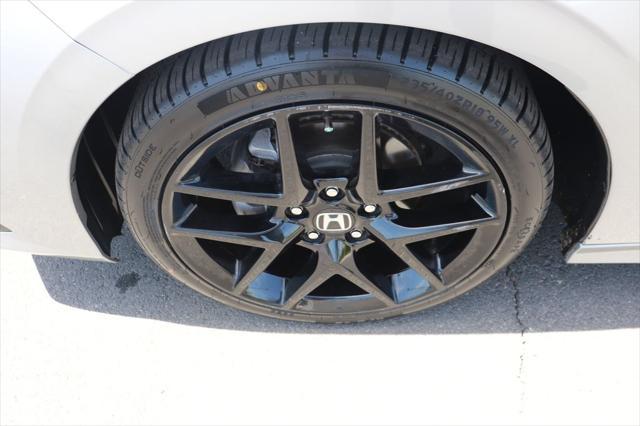 Photo of 2024 Lunar Silver Metallic Honda Civic