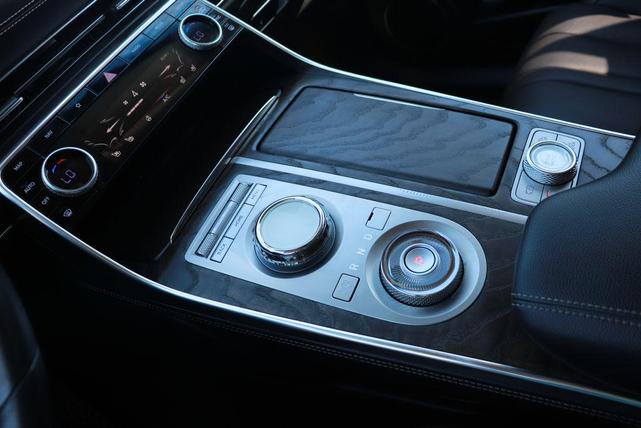Photo of 2024 Vik Black Genesis GV80