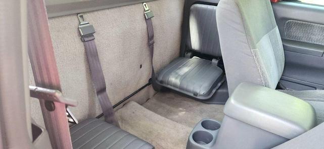 Photo of 2000 Red Nissan Frontier