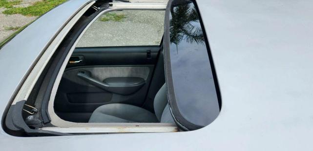 Photo of 2003 Satin Silver Metallic Honda Civic